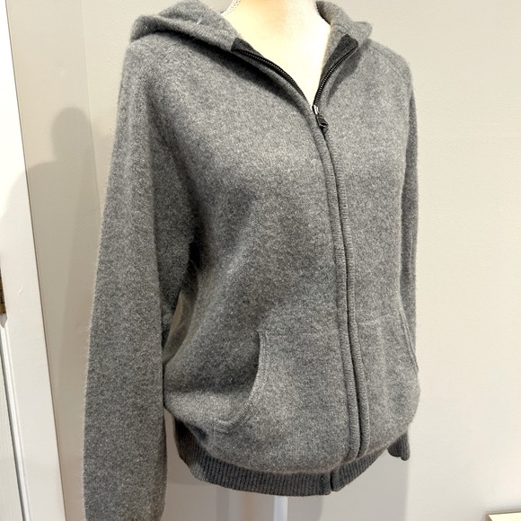 GAP Sweaters - GAP Cashmere hoodie size M/L
